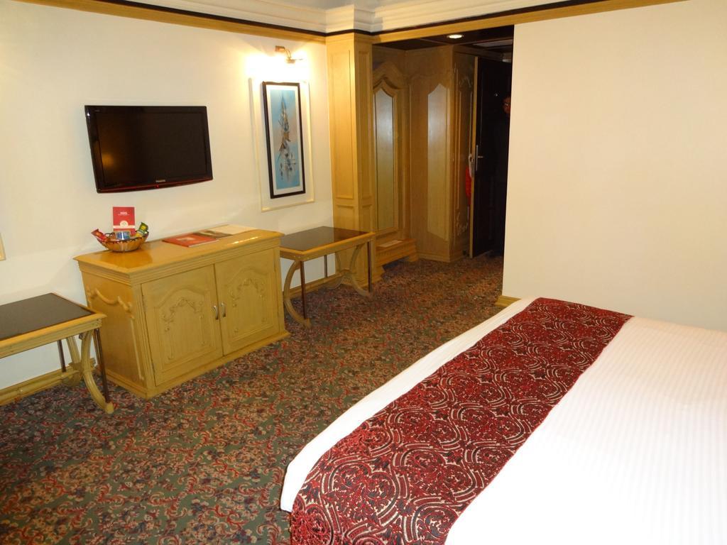 Hotel Babylon International Rāipur Extérieur photo
