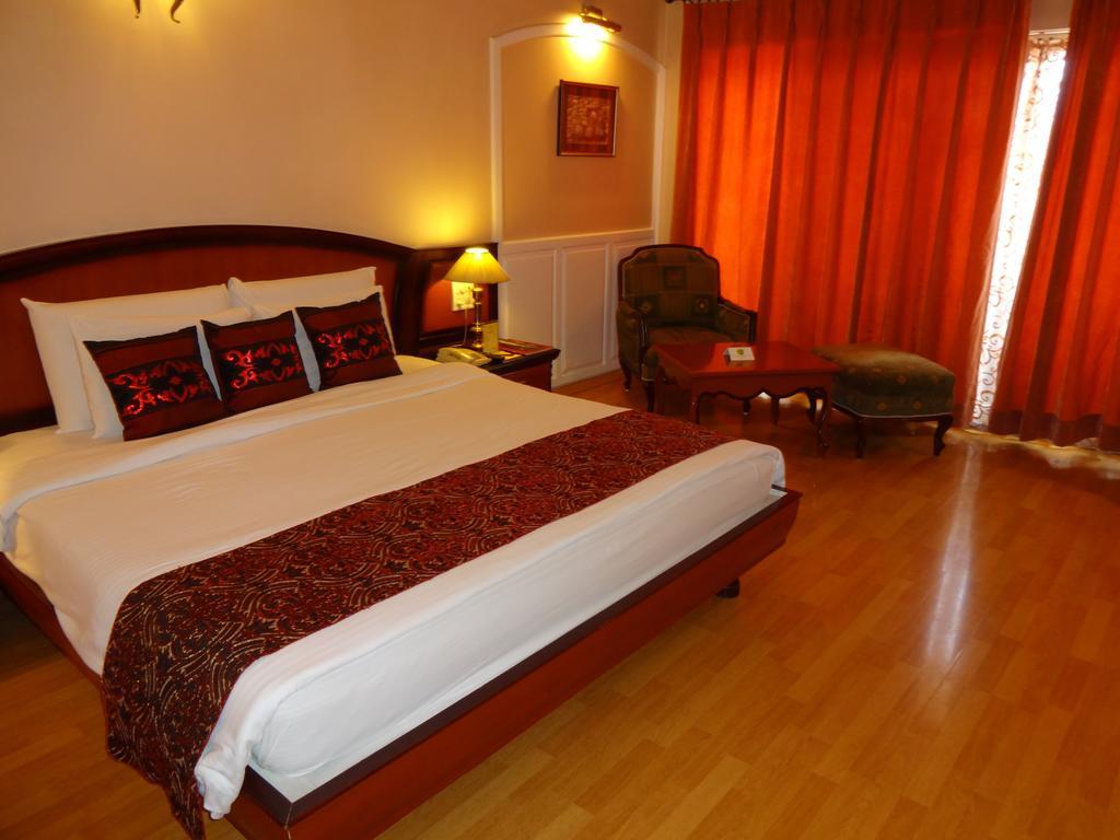 Hotel Babylon International Rāipur Extérieur photo