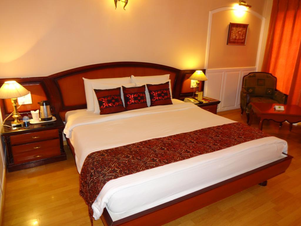 Hotel Babylon International Rāipur Extérieur photo