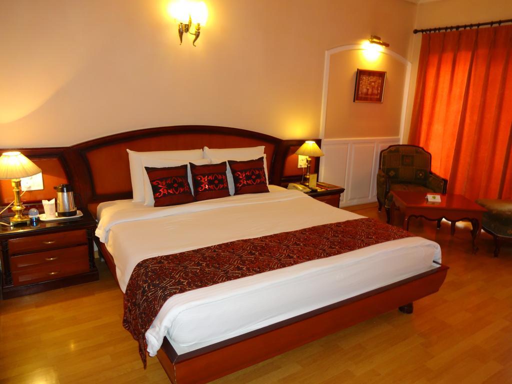 Hotel Babylon International Rāipur Extérieur photo
