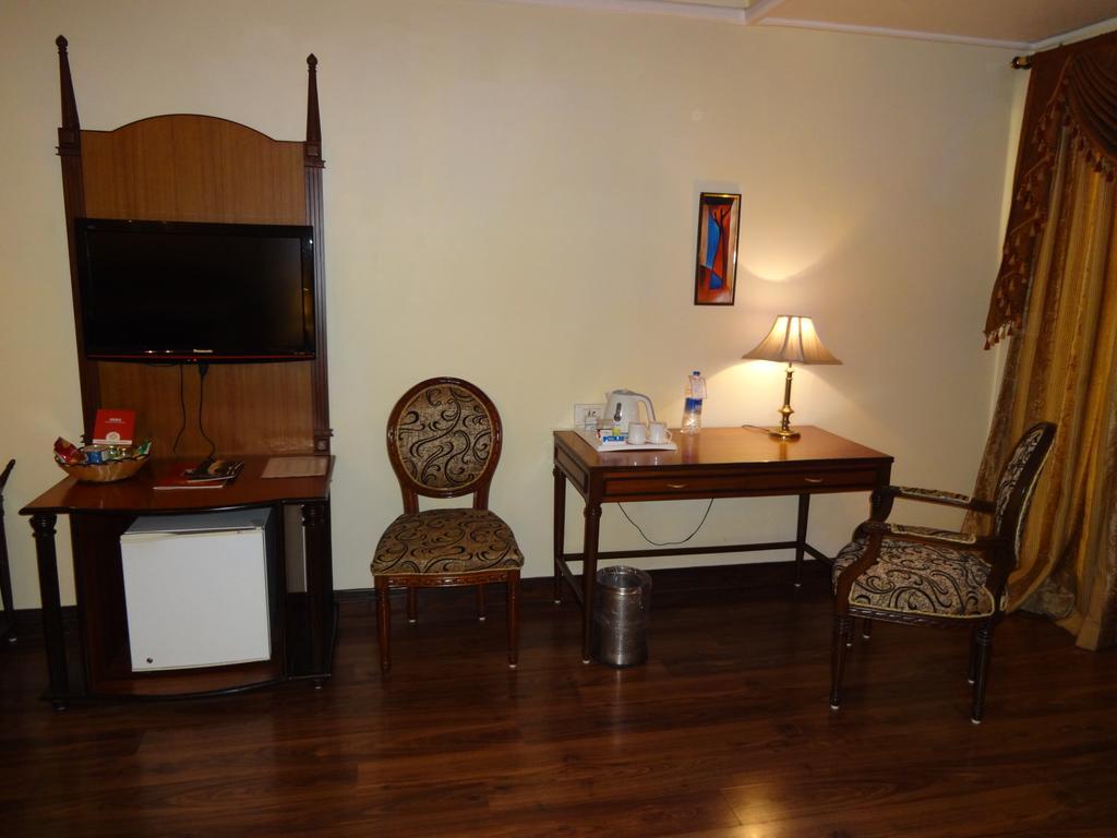 Hotel Babylon International Rāipur Extérieur photo