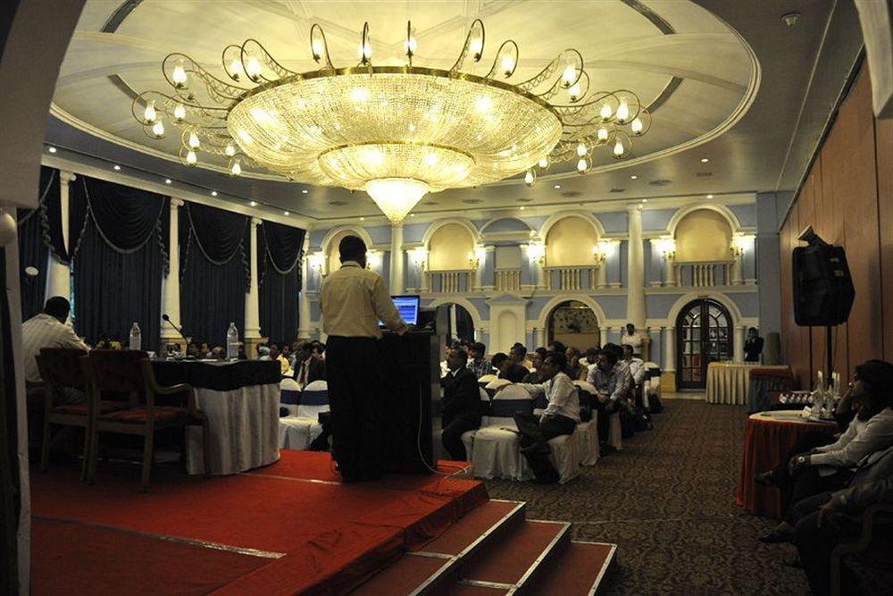Hotel Babylon International Rāipur Extérieur photo